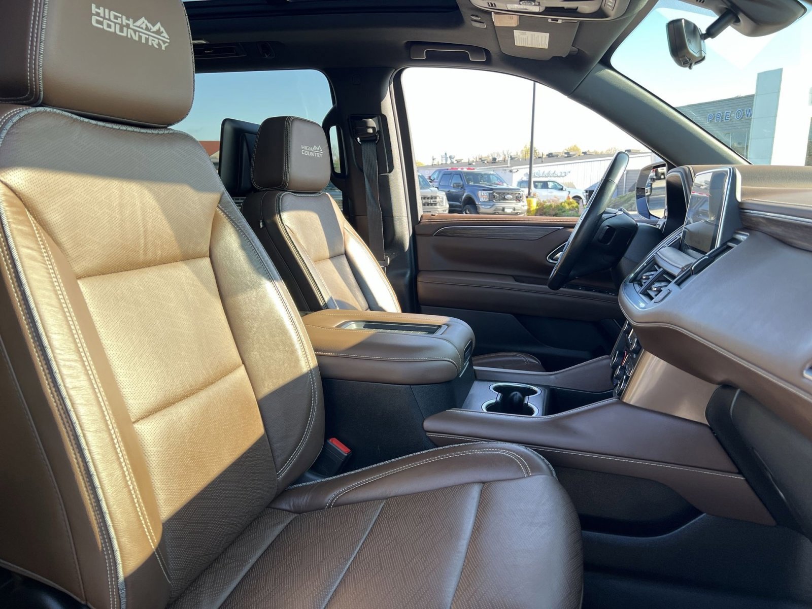 Used 2021 Chevrolet Suburban High Country w/ Premium Package image 29