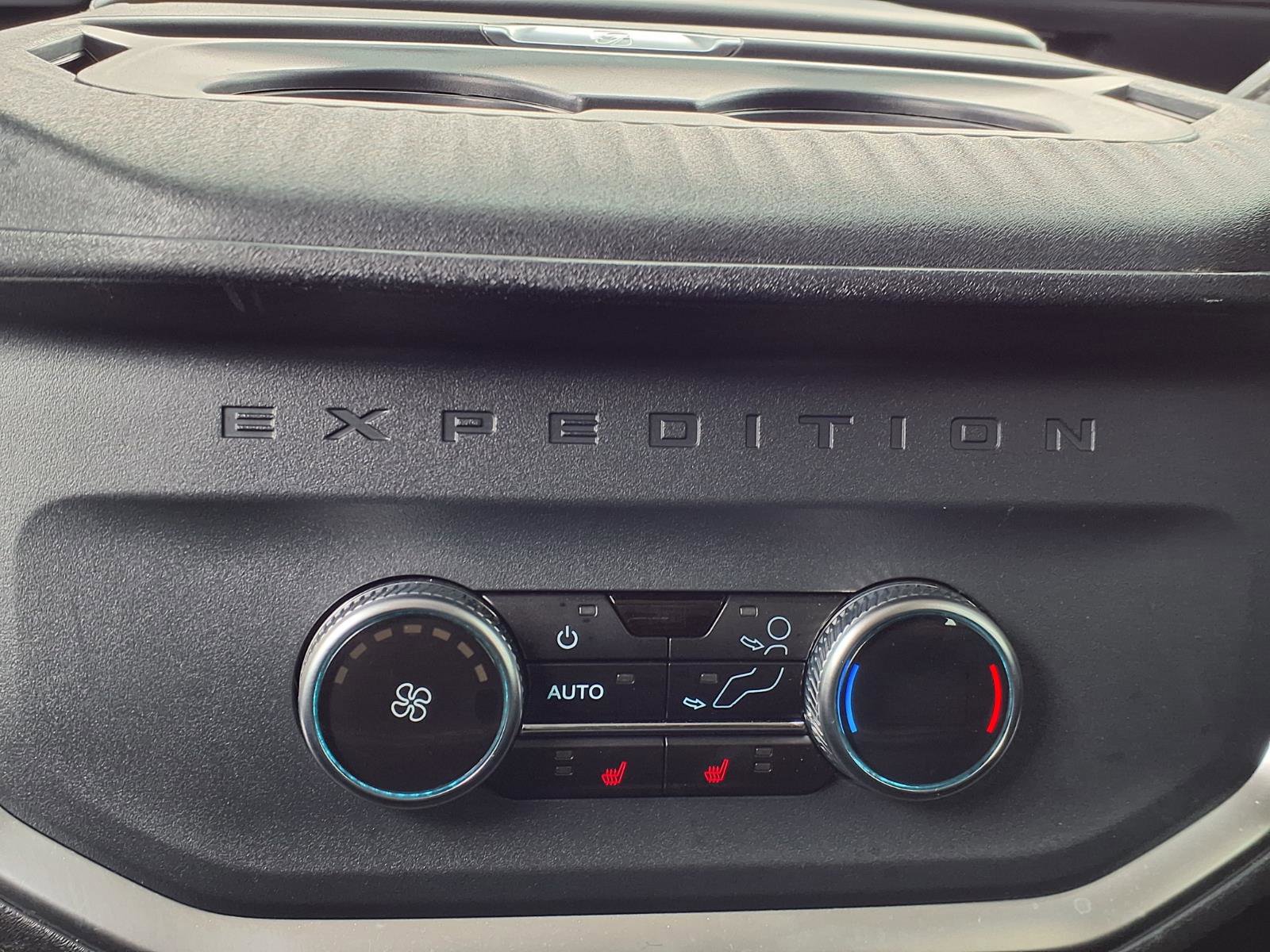 Certified 2025 Ford Expedition Max Platinum image 10