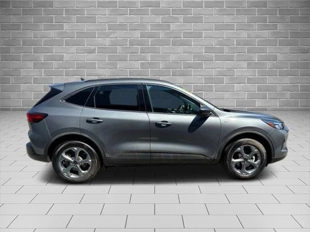 Certified 2025 Ford Escape ST-Line w/ Cold Weather Package AWD/4WD image 4