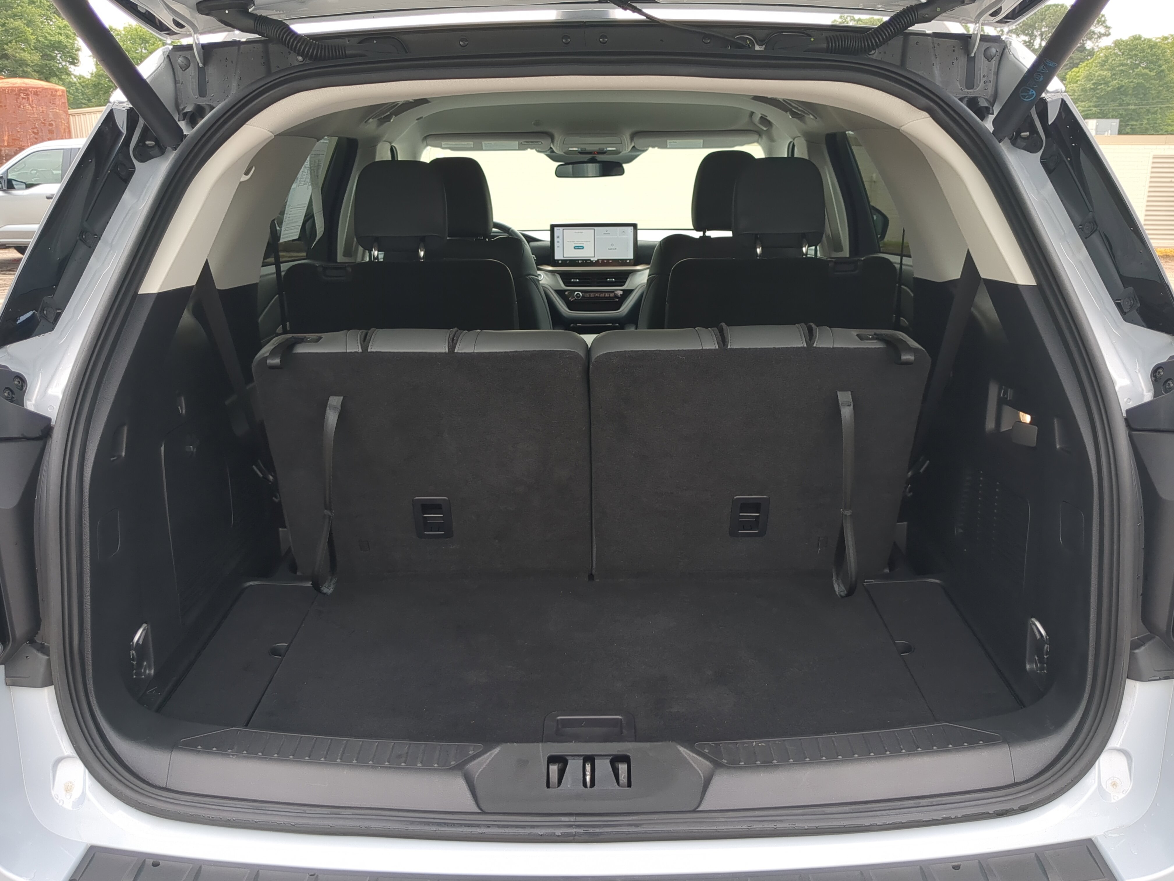 Certified 2025 Ford Explorer Active w/ Active Comfort Package RWD image 11