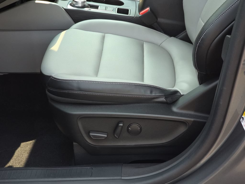 Certified 2023 Ford Escape Platinum AWD/4WD image 27