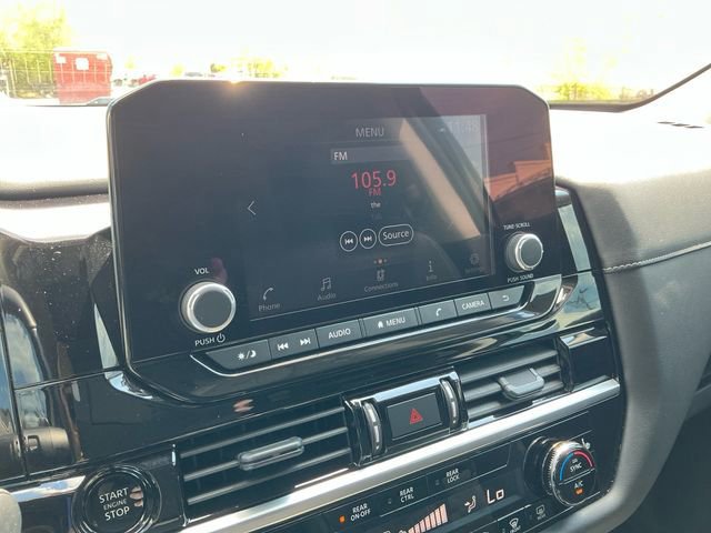 Used 2025 Nissan Pathfinder SV w/ SV Premium Package AWD/4WD image 21