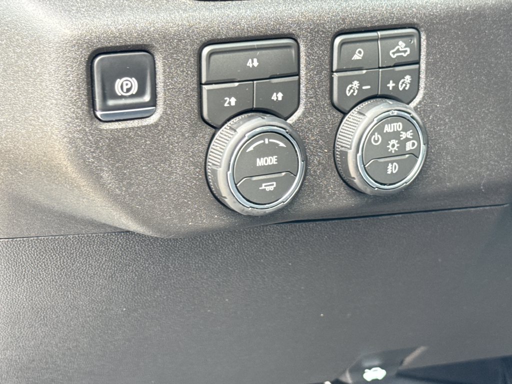 Used 2026 Chevrolet Silverado 2500 LT w/ All Star Edition AWD/4WD image 14