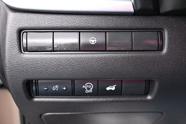 Used 2025 Nissan Rogue SV FWD image 23