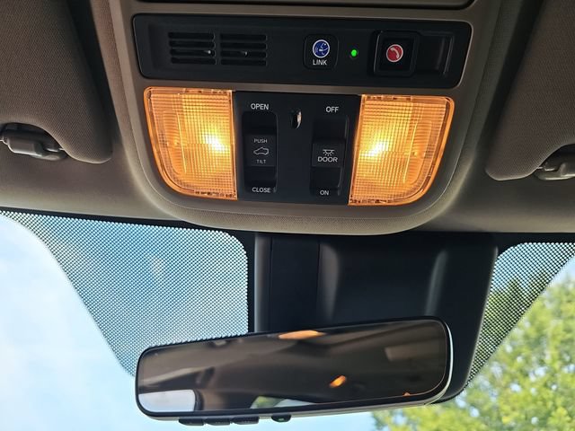 Used 2018 Honda Odyssey Elite image 35