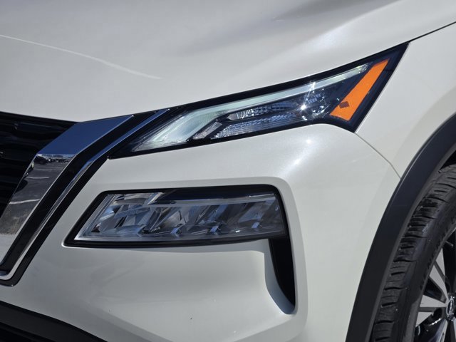 Used 2023 Nissan Rogue SV image 9