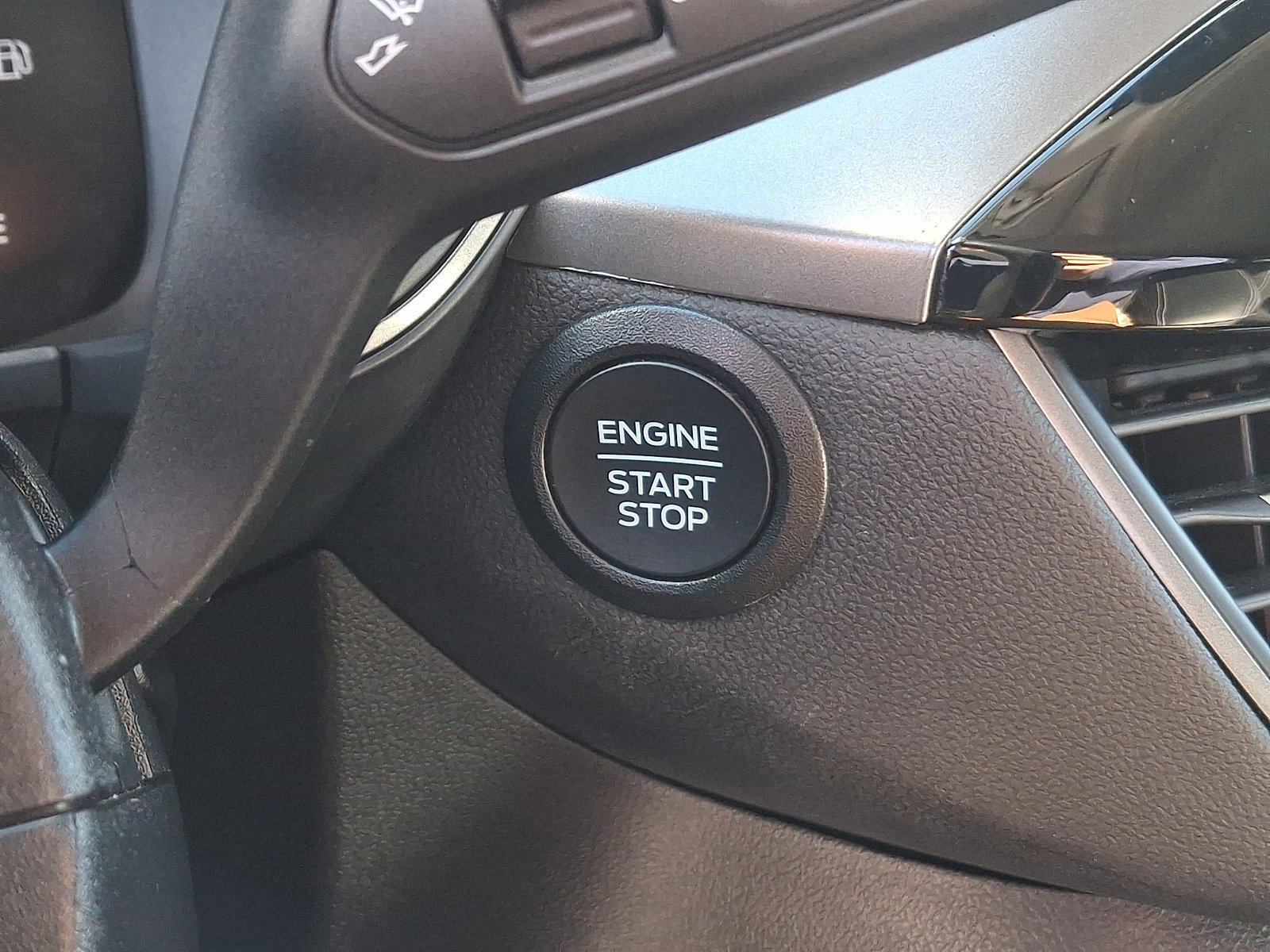 Certified 2025 Ford Escape Active image 22