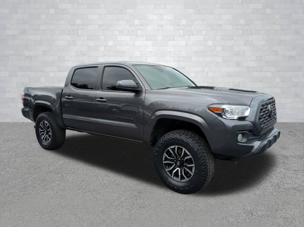 Used 2022 Toyota Tacoma SR5 RWD image 2