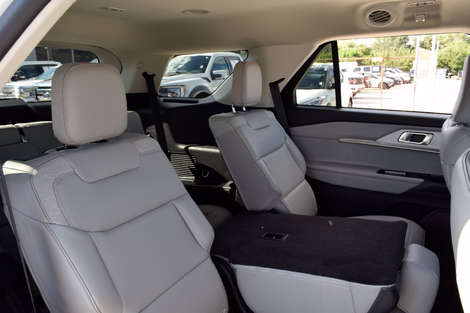 Certified 2025 Ford Explorer Active w/ Active Comfort Package AWD/4WD image 23