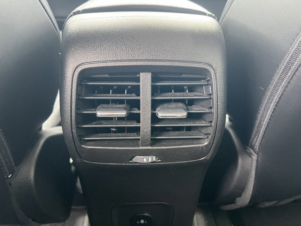 Certified 2025 Ford Escape Platinum image 35