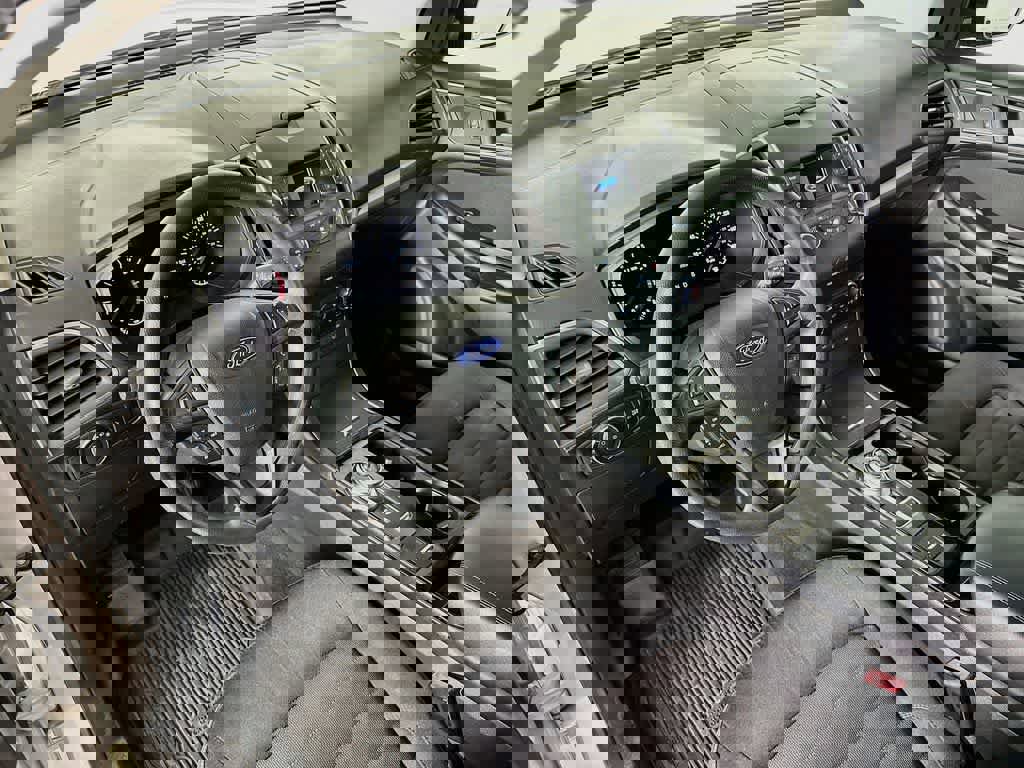 Certified 2019 Ford Edge SE FWD image 9