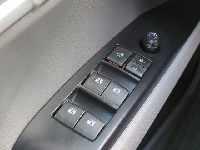 Used 2020 Toyota Camry LE image 21