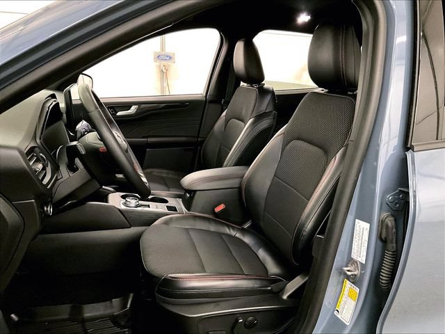 Certified 2023 Ford Escape ST-Line Elite AWD/4WD image 24