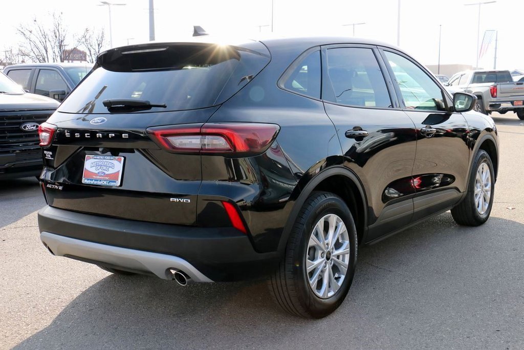 Certified 2025 Ford Escape Active image 5