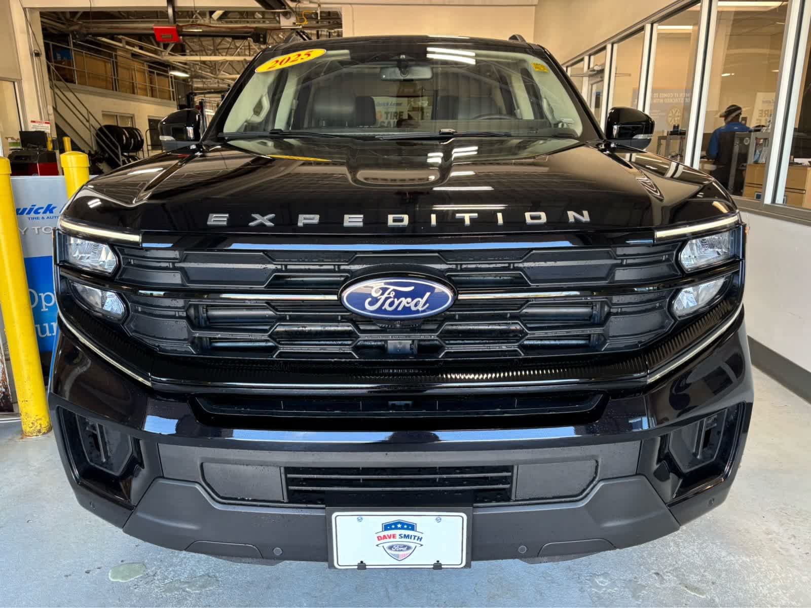 Certified 2025 Ford Expedition Active AWD/4WD image 5