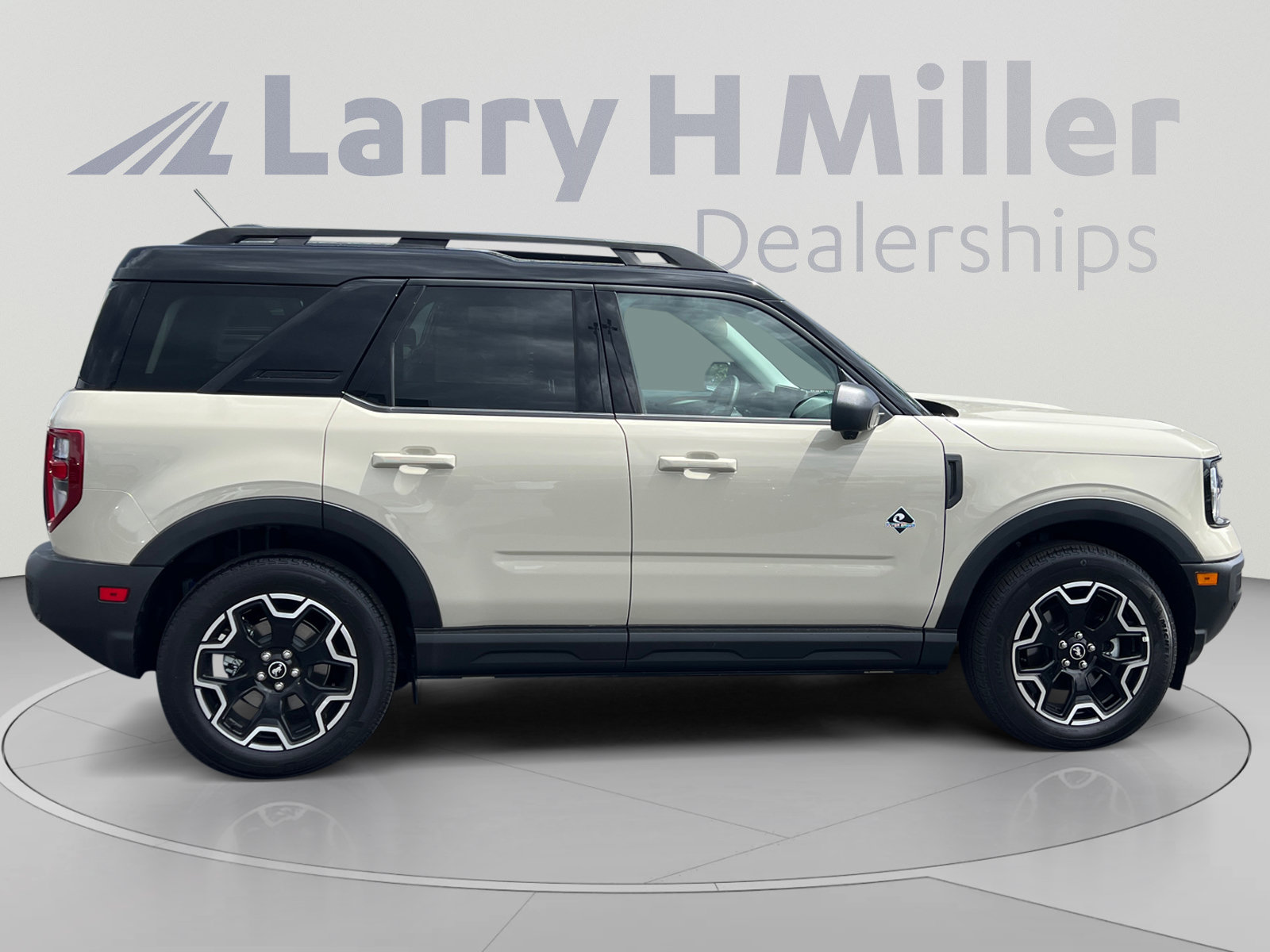 Certified 2025 Ford Bronco Sport Outer Banks w/ Outer Banks Tech Package+ AWD/4WD image 6