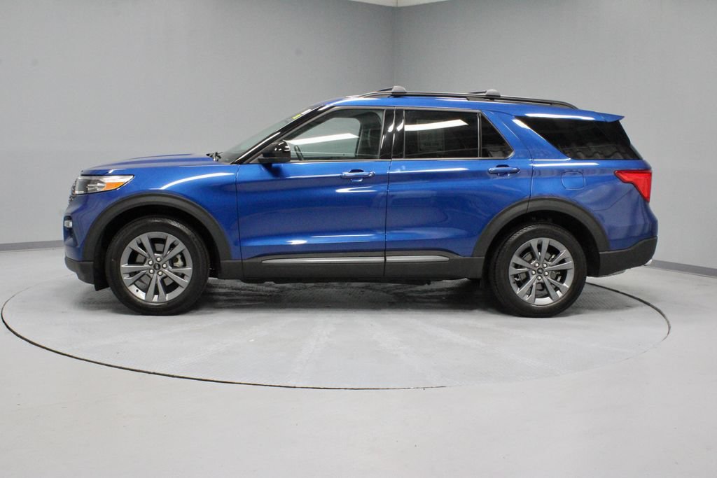 Certified 2023 Ford Explorer XLT w/ Equipment Group 202A AWD/4WD image 9