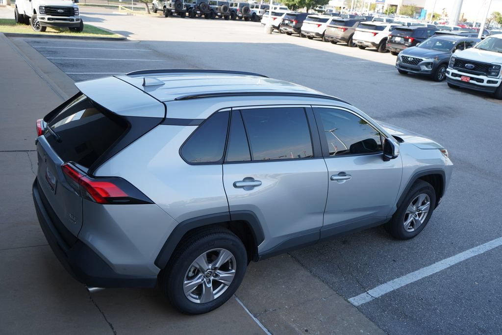 Used 2025 Toyota RAV4 XLE AWD/4WD image 14