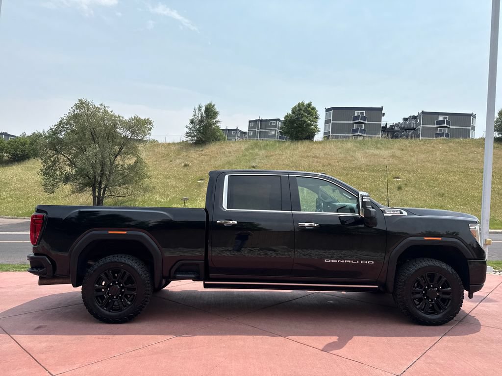 Used 2021 GMC Sierra 2500 Denali w/ Denali Black Diamond Edition AWD/4WD image 8