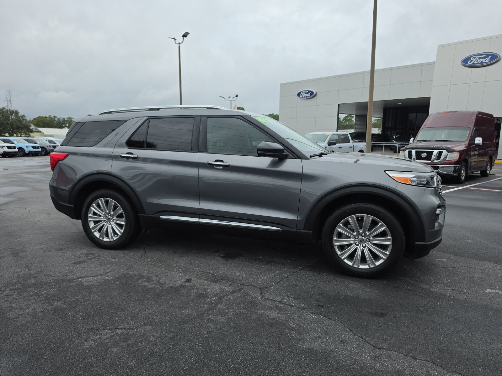 Certified 2021 Ford Explorer Limited w/ Hybrid Equipment Group 310A AWD/4WD image 2