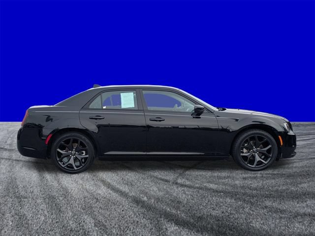 Used 2023 Chrysler 300 Touring w/ Sport Appearance Package RWD image 3