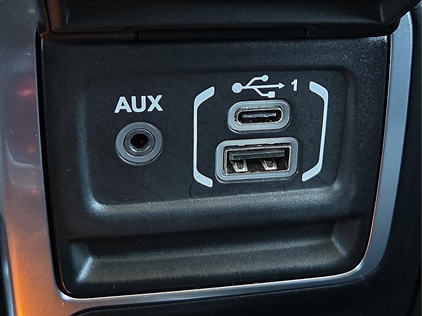 Used 2024 Jeep Wrangler Willys image 19