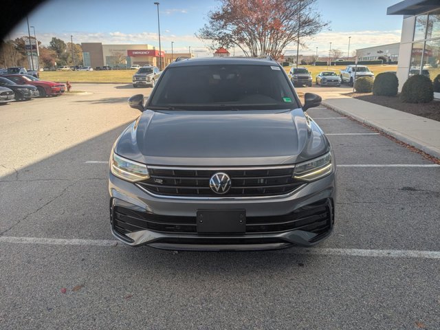 Used 2024 Volkswagen Tiguan SE R-Line image 8