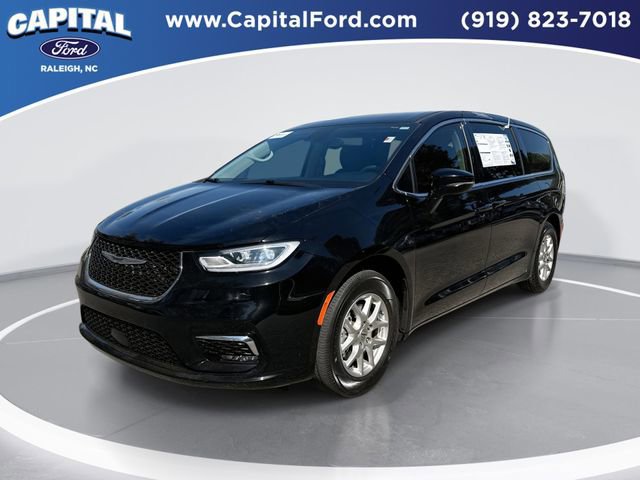 Used 2024 Chrysler Pacifica Touring-L