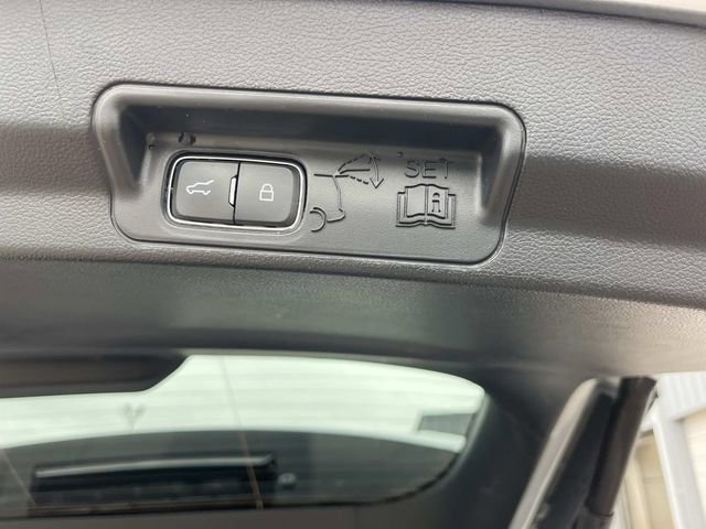 Certified 2022 Ford Explorer XLT w/ Equipment Group 202A image 13