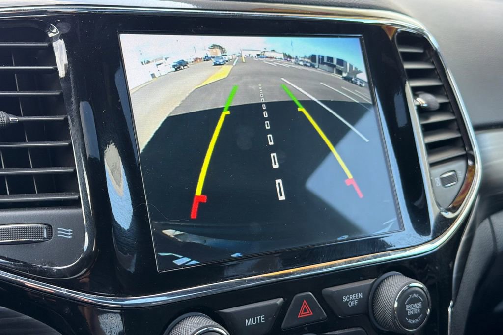 Used 2019 Jeep Grand Cherokee Altitude AWD/4WD image 16