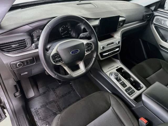 Certified 2024 Ford Explorer XLT RWD image 2