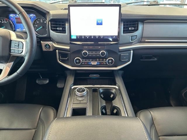Certified 2024 Ford Expedition XLT RWD image 17