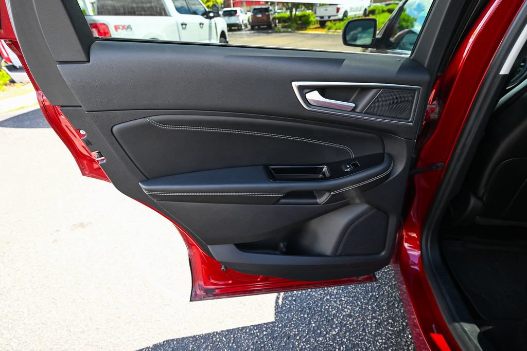 Certified 2019 Ford Edge Titanium w/ Equipment Group 301A AWD/4WD image 24