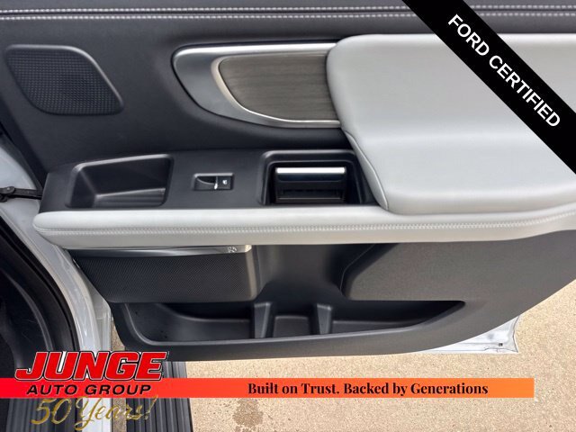 Certified 2025 Ford Expedition Max Platinum w/ Driver's Package AWD/4WD image 17