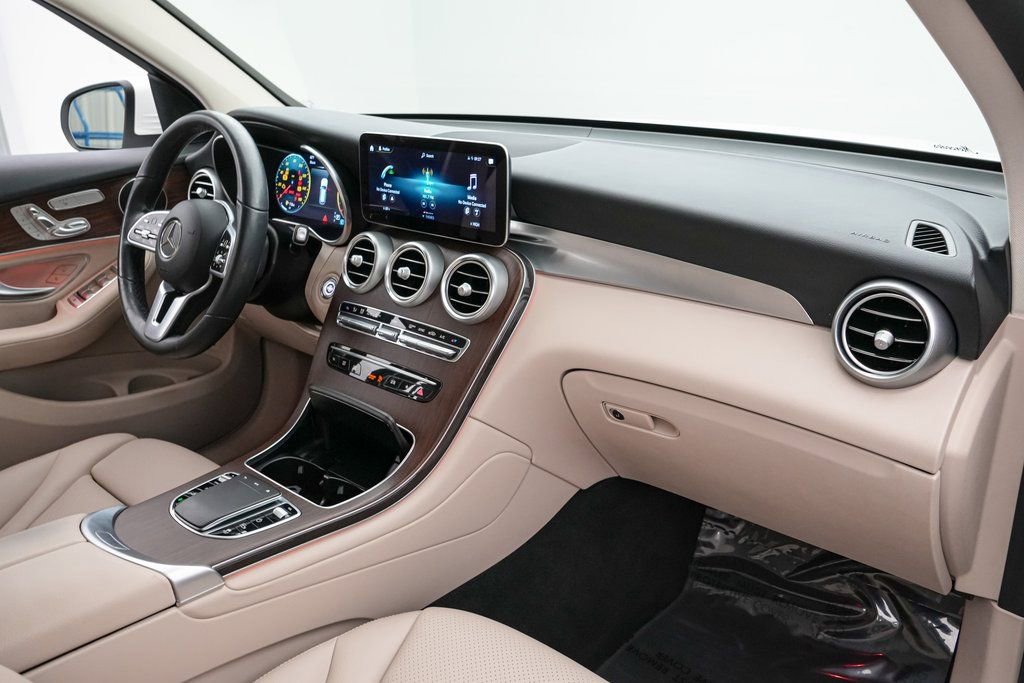 Used 2022 Mercedes-Benz GLC 300 4MATIC image 27