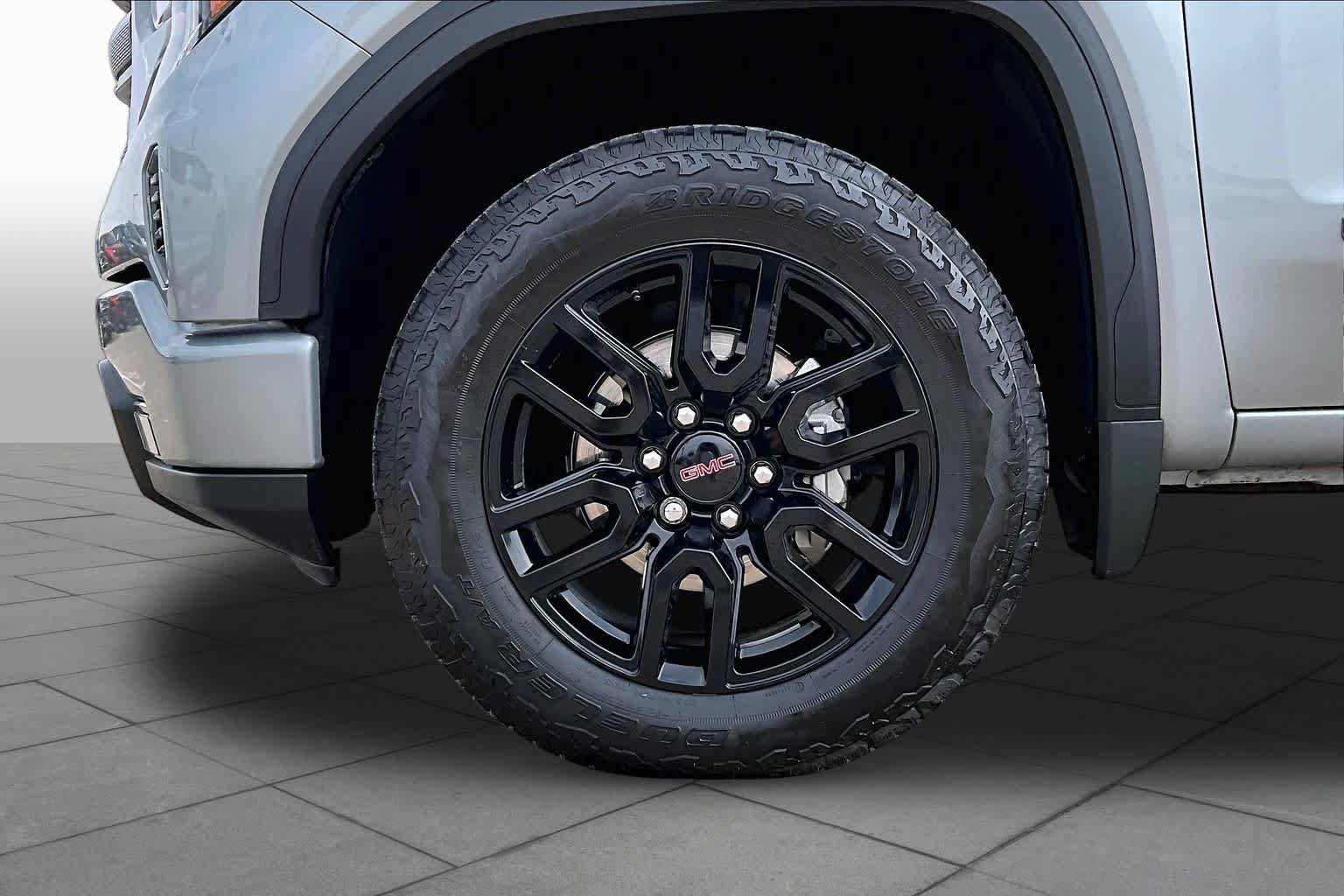 Used 2025 GMC Sierra 1500 Elevation w/ X31 Off-Road Package AWD/4WD image 10