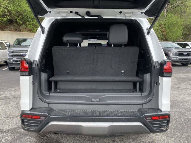 Used 2025 Lexus LX 700h Luxury w/ Appearance Package image 12