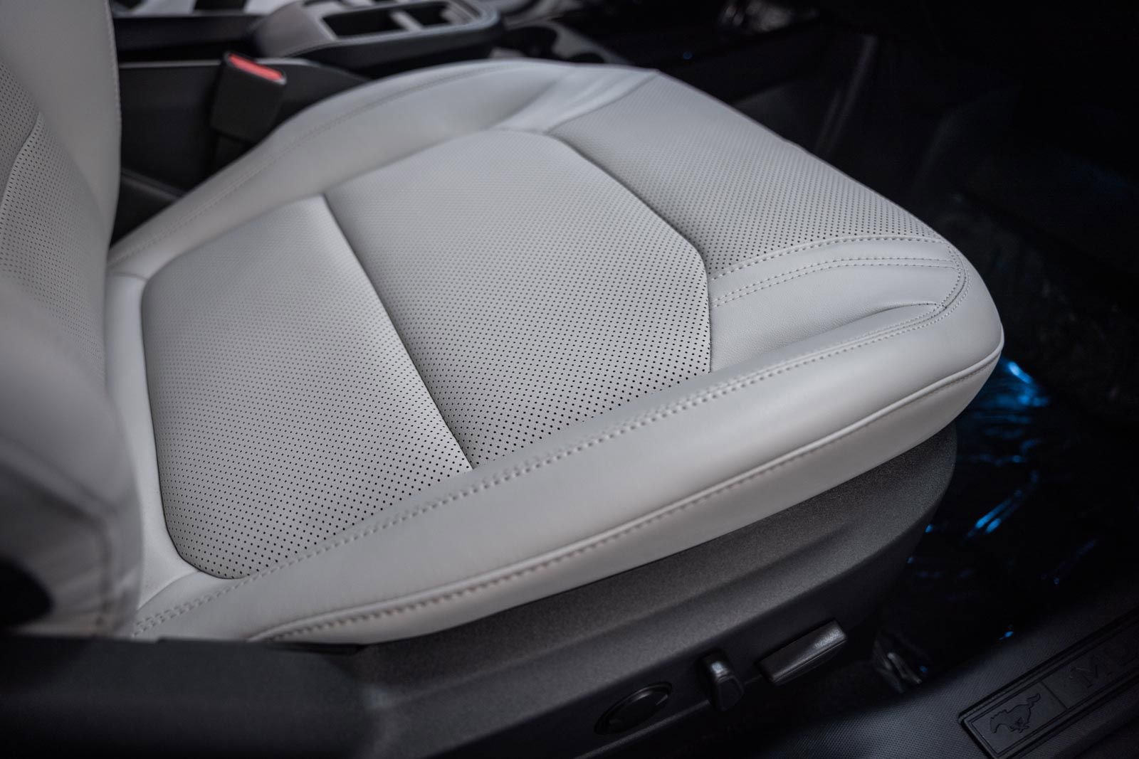 Certified 2025 Ford Mustang Mach-E Premium image 37