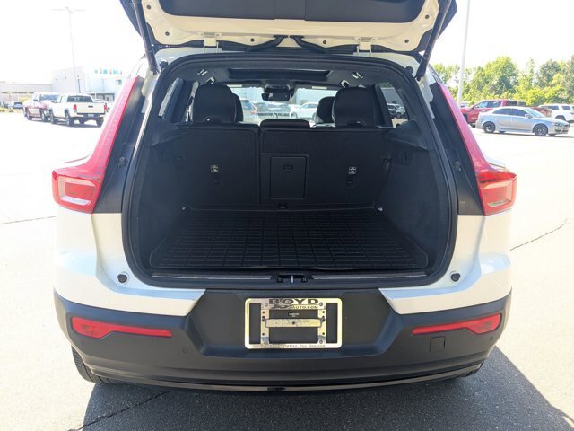 Used 2021 Volvo XC40 T5 R-Design AWD/4WD image 31