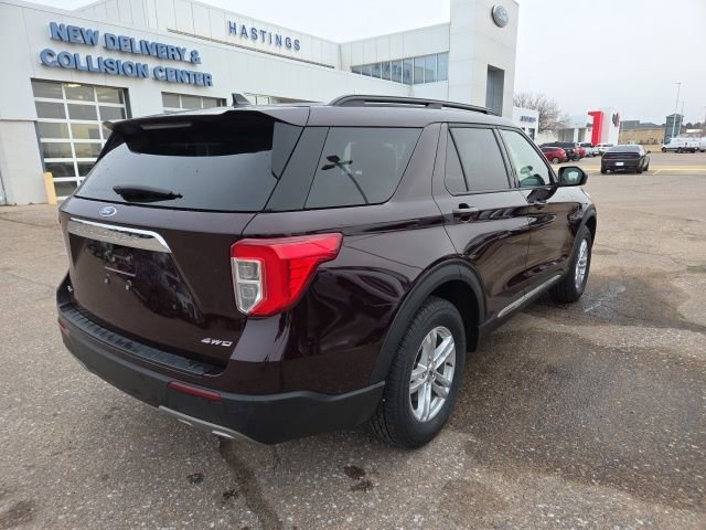 Certified 2022 Ford Explorer XLT w/ Equipment Group 202A image 3