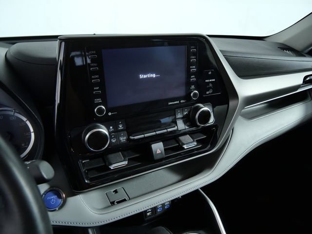 Used 2022 Toyota Highlander LE AWD/4WD image 18