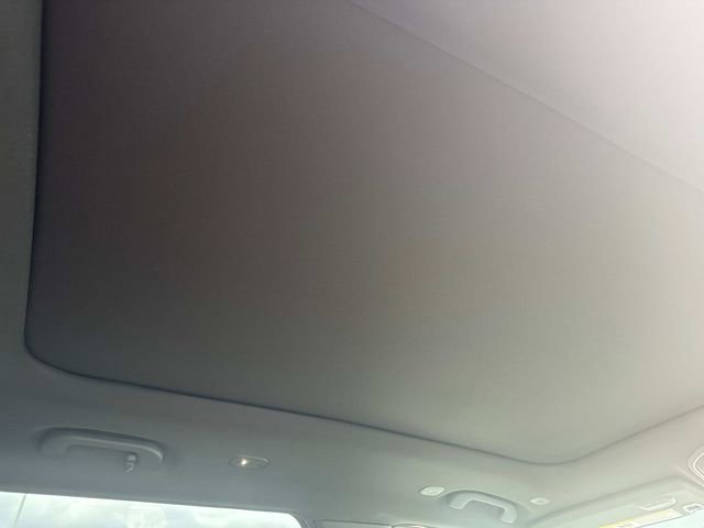 Used 2025 Jeep Grand Cherokee L Limited w/ Black Appearance Package image 19