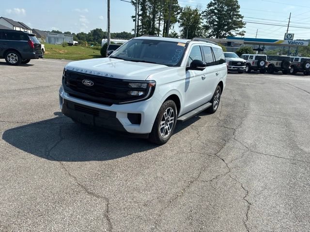 Certified 2025 Ford Expedition Active AWD/4WD image 8