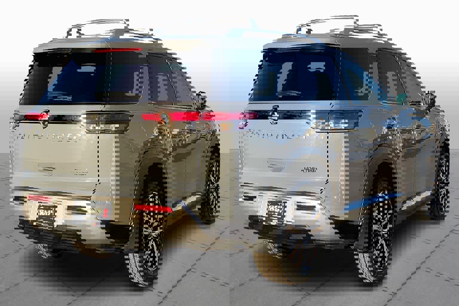 Used 2024 Nissan Pathfinder Platinum w/ Cargo Package image 11