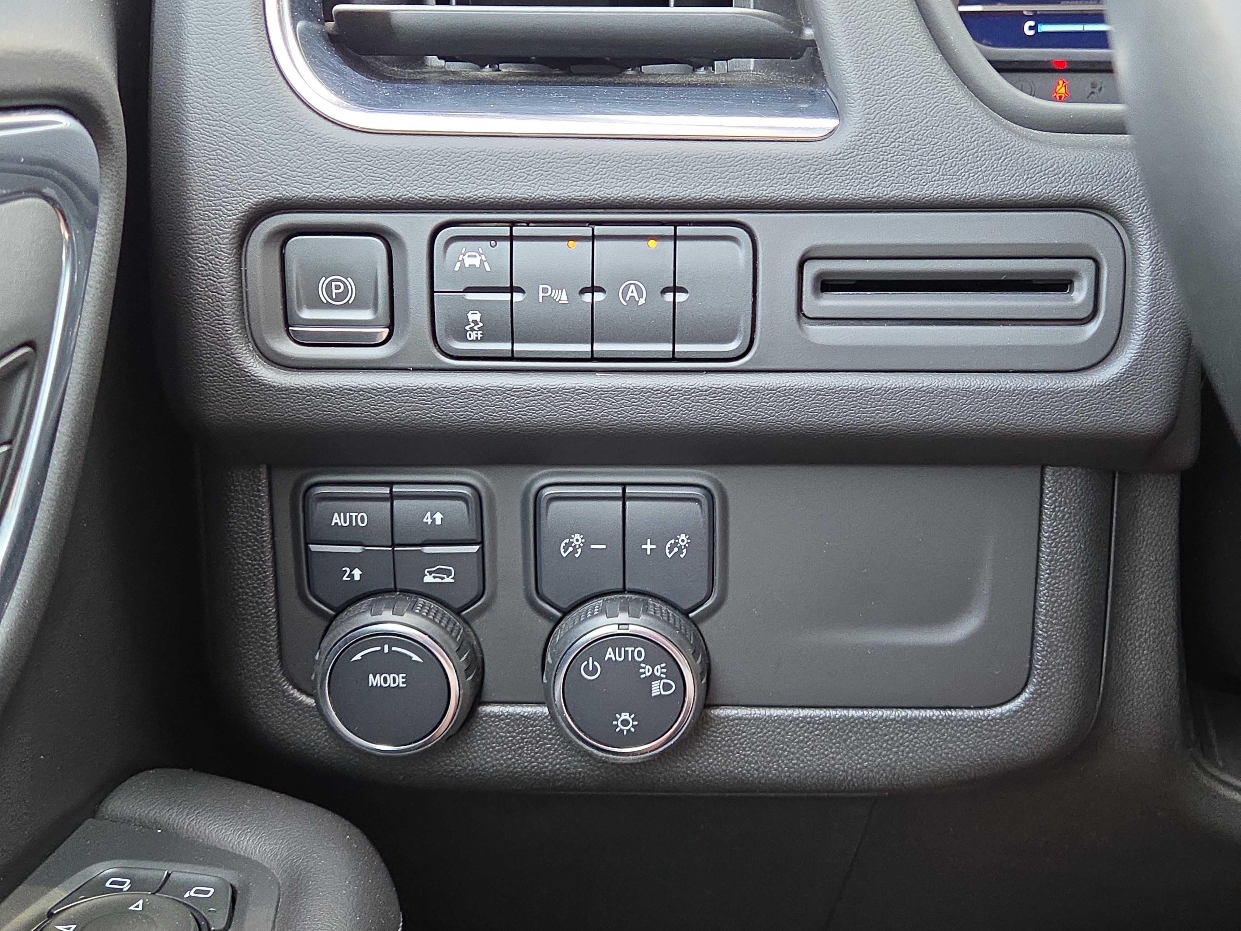 Used 2024 Chevrolet Tahoe LT AWD/4WD image 28