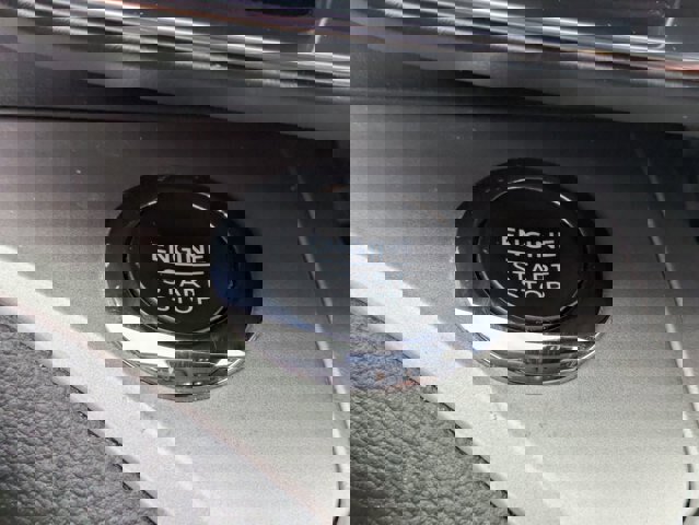 Certified 2022 Ford Explorer XLT w/ Equipment Group 202A image 21