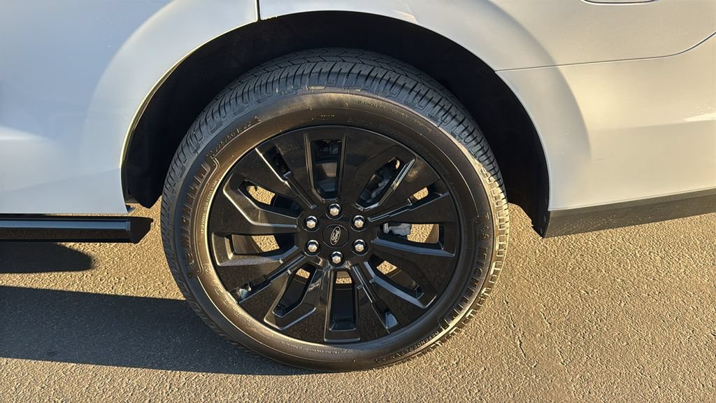 Certified 2025 Ford Expedition Platinum w/ Stealth Appearance Package AWD/4WD image 8
