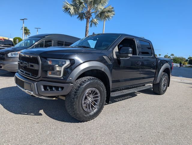Certified 2019 Ford F150 Raptor w/ Equipment Group 802A Luxury image 3