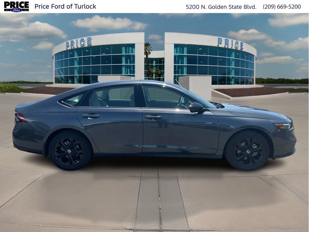 Used 2025 Honda Accord SE image 4
