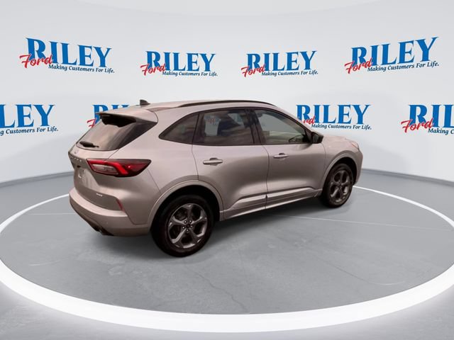 Certified 2024 Ford Escape ST-Line w/ Tech Pack #1 AWD/4WD image 9